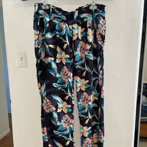 NWT Roxy Flowy Floral Pants